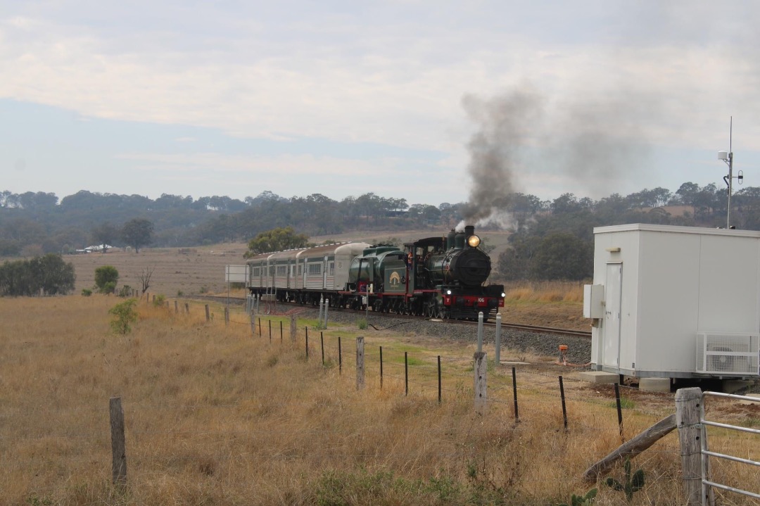 tomcourtjas36 on Train Siding: Downsteam steam loco C16-106 water tank 3 SX coaches on its last test run today between Drayton and brookstead return