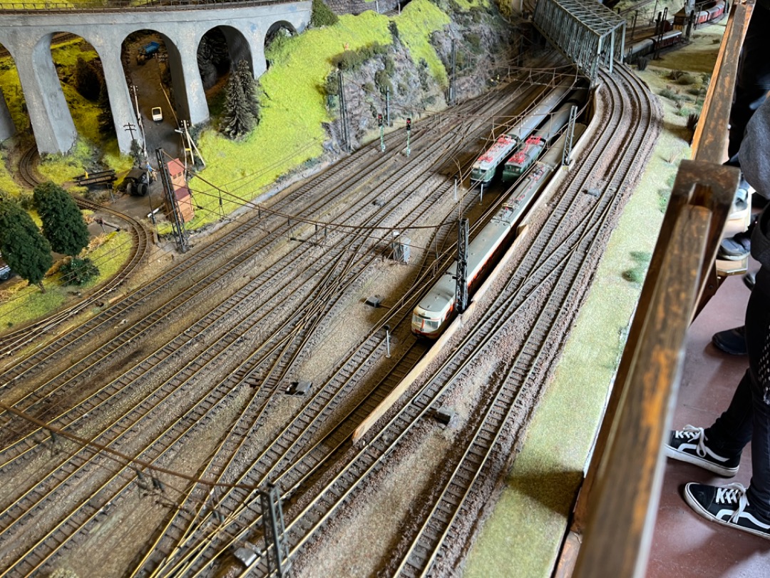 Joran on Train Siding: Wat modelspoortreinen genomen in wat was vroeger een passagiersrijtuig in het Eisenbahnmuseum Bochum. Deel 2.