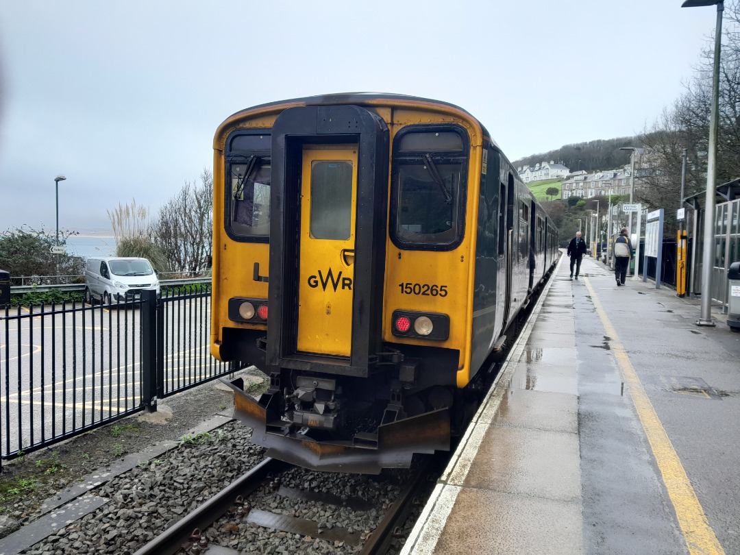 Jacobs Train Videos on Train Siding: #150265 is seen standing at a dreary St Ives station working a Great Western Railway service to St Erth