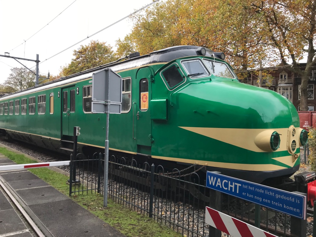 dannychops on Train Siding: #photo #nederlandsespoorwegen #ns386 #mat54 #hondekop #emu #trainspotting #spoorwegmuseum #maliebaanstation #utrecht