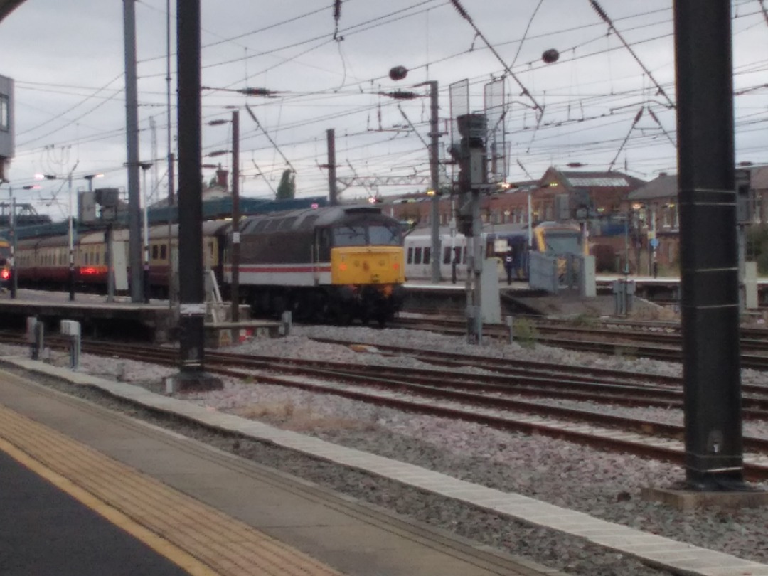 kieran harrod on Train Siding: Short trip out last night to seethe Scarborough rambler service with two class 20's 20107 and 20096 at one end with
intercity swift...