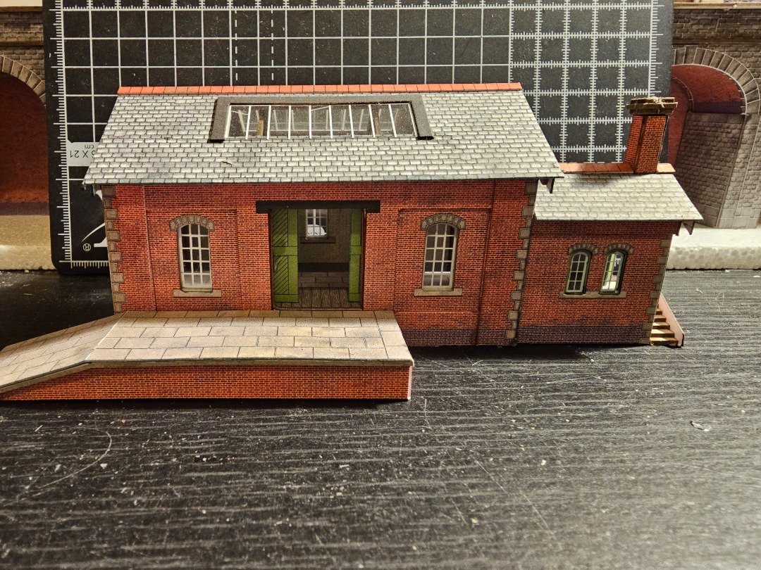 Leonard Allan on Train Siding: Single engine shed completed after arriving back from holiday. I think I'll need a larger layout than I imagined.