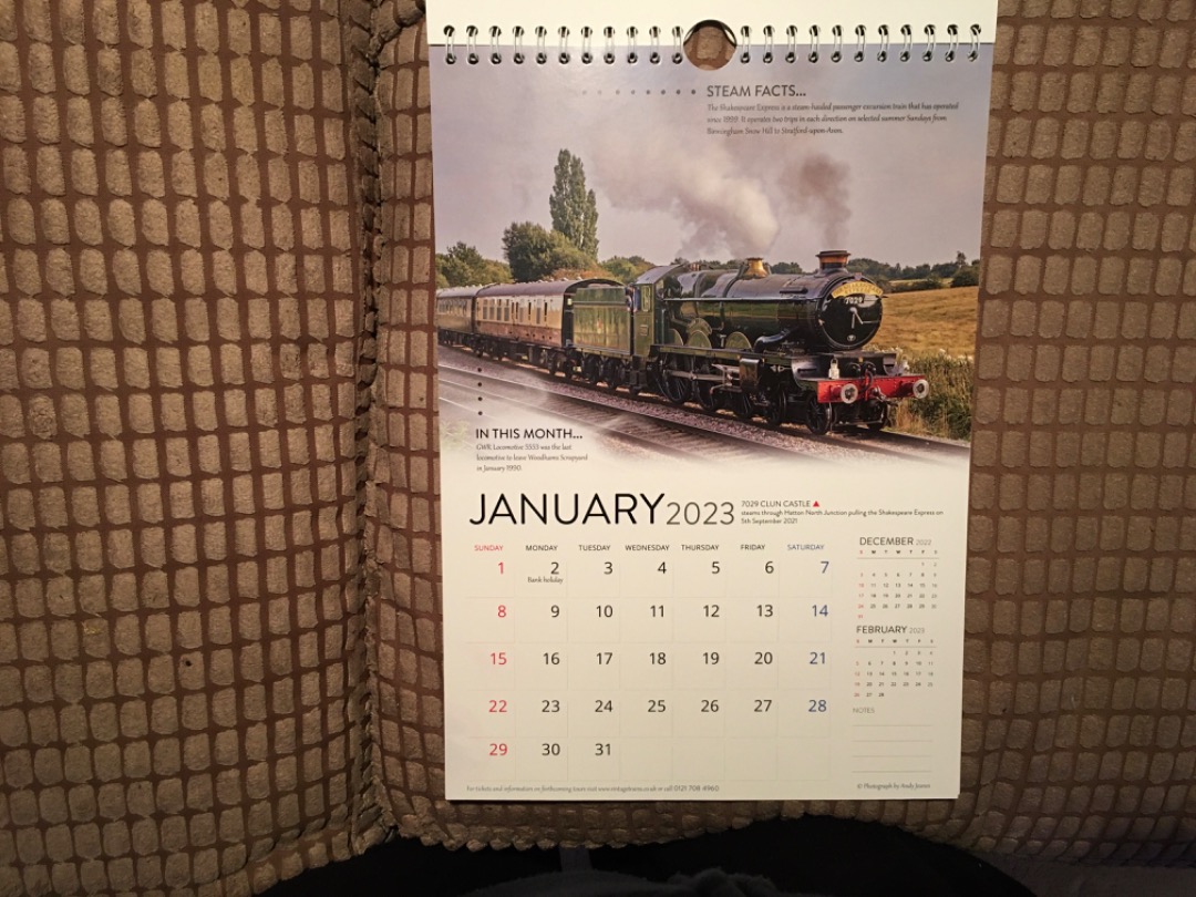 chris.j.bird on Train Siding: Well folks another year has sped by and I have been to see my Sister for Christmas, but having luggage and rather full trains
didn't take...
