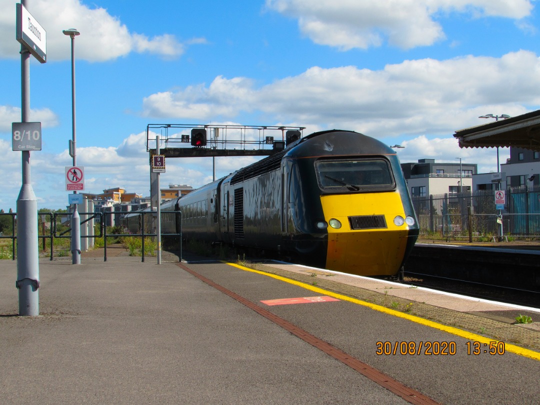 AB Rail Photography on Train Siding: 43016+GW04+43170 "Chepstow Castle" working 2U20 14:08 Taunton to Bristol TM on 30/08/20.