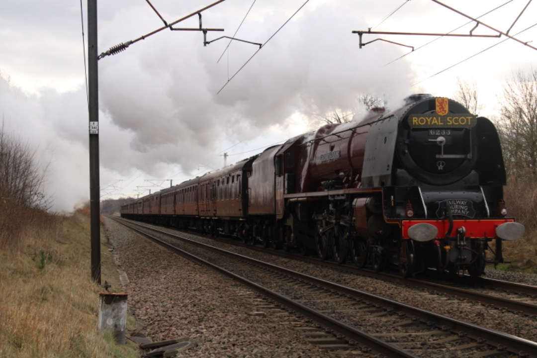 LNER Train Fan on Train Siding: "Royal Scot" (6233) is seen working the 1Z80 West Coast Railways Railtour from London Kings Cross To York Via Selby.
47804 is pictured...
