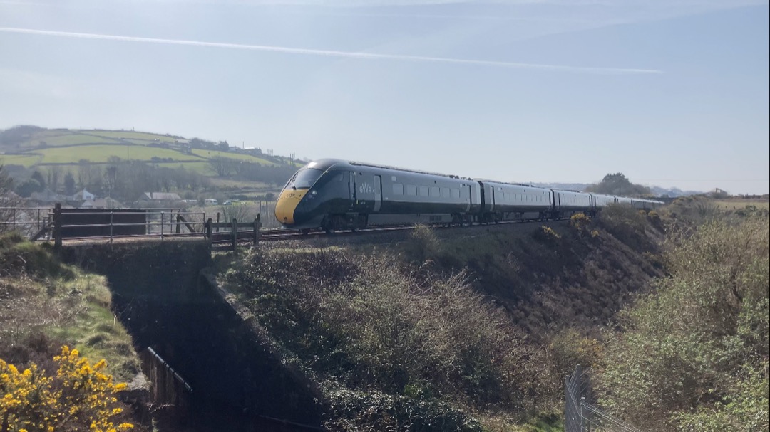Martin Lewis on Train Siding: First time out for a long while today, Here's some pics from Between Camborne and Pool. If all goes to plan I'll be
visiting Peterborough...