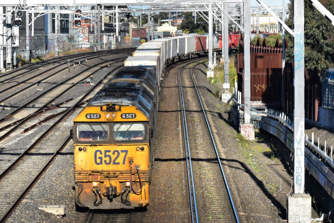 Shawn Stutsel on Train Siding: Pacific National's G527 and G520 trundles towards Footscray, Melbourne with 7902v, Container Service ex Mildura...