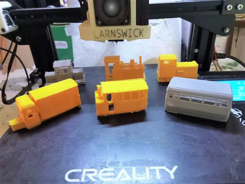 Larnswick UK on Train Siding: A mixed bag of freelance 009 locos printed overnight. I love #009 as the Kato 103-109 motorised chassis allows #3DPrinted bodys to
be...
