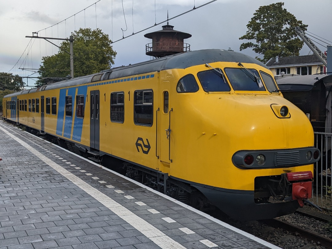 Erik Hendrix on Train Siding: Perhaps one of the most iconic trains of the Dutch Railways (NS) was the Mat '64 (Materieel ''64), nicknamed
"monkey head". Originally...