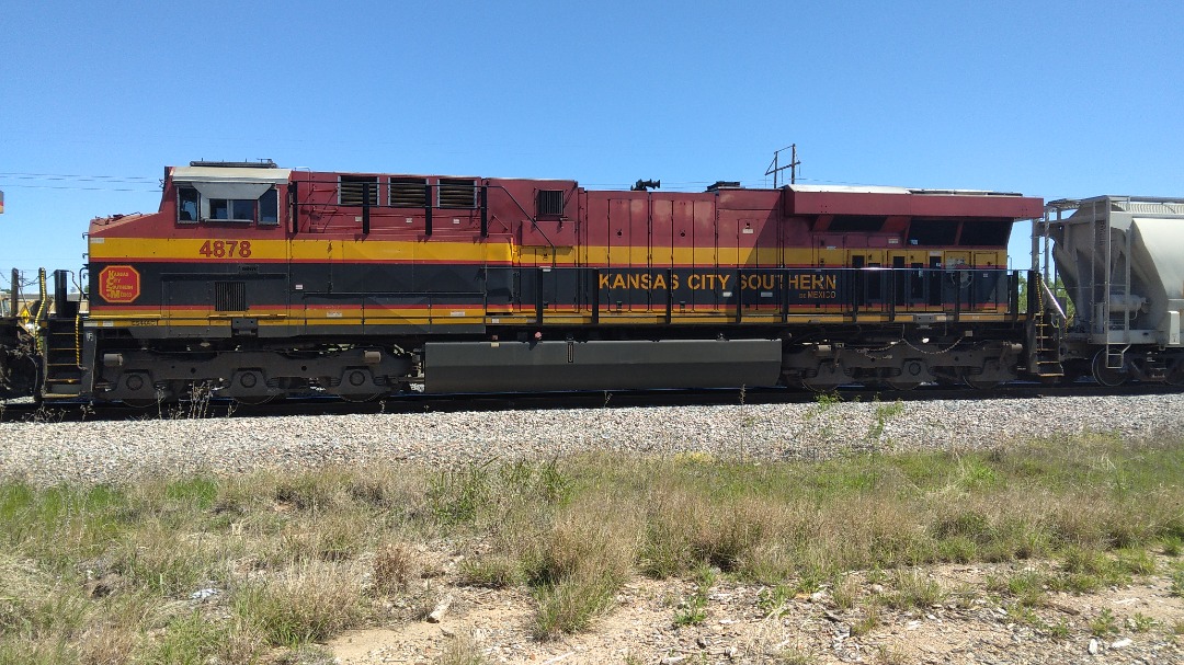 Robert Wiley on Train Siding: Caught this Westbound manifest with a KCSM in third locomotive position on Saturday April 29, 2023 at CP T405 Holder in Abilene,
TX