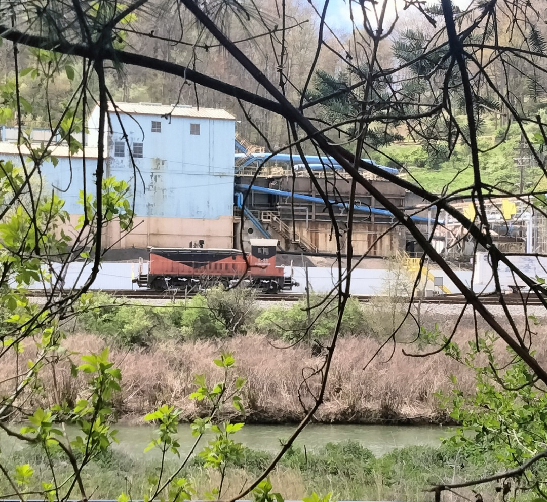 Pittsburgh amateur rail and history on Train Siding: A lone switcher parked outside Butler PA on the Bessemer Subdivision painted in the Orange and Black
scheme...