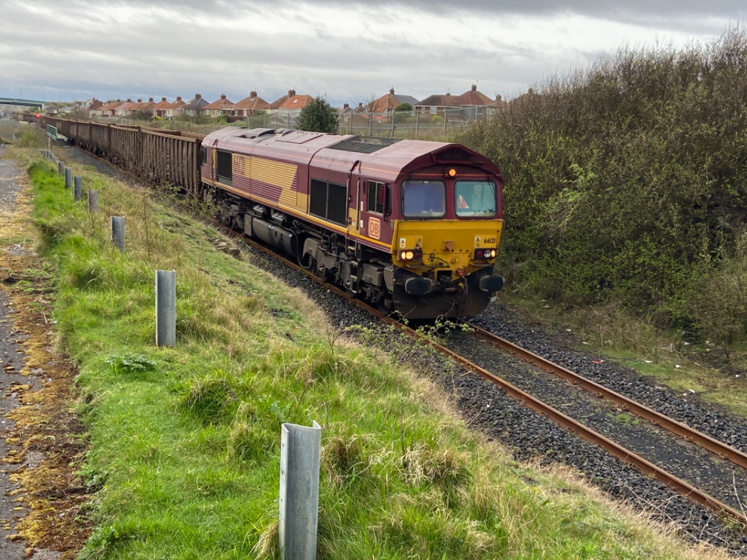 Diesel Shunter on Train Siding: 66121 on the final approach to Sunderland Ward Brothers on the Londonderry sidings with a long rake of 20 MBAs, all the way
from...
