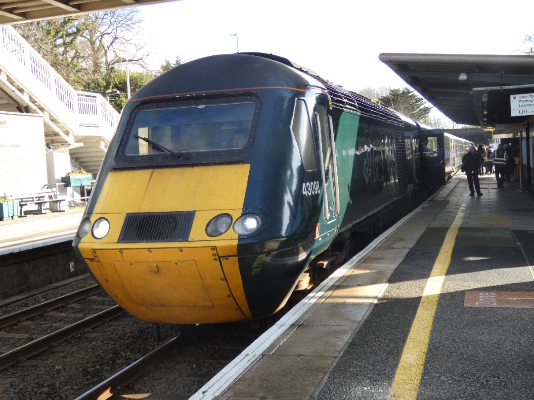 Jacobs Train Videos on Train Siding: #43098 is seen standing at St Austell station working a Great Western Railway service from Plymouth to Penzance
