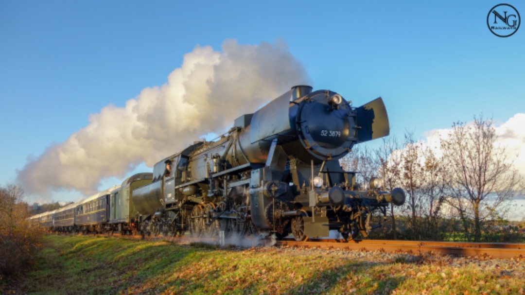 NG Railways on Train Siding: VSM 52 3879 onderweg naar Dieren met de Sinterklaas-Pepernoten Express 2019 op 30 november 2019