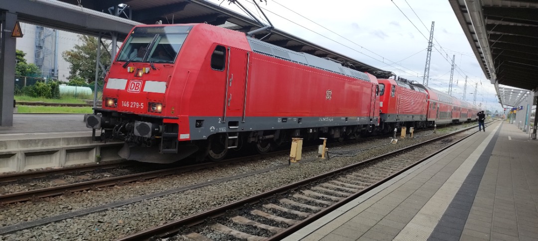 Janik on Train Siding: This picture was taken last year. On this picture you can see a DB BR 146 pulling a DB BR 112 with double-decker carriages (possibly the
train...