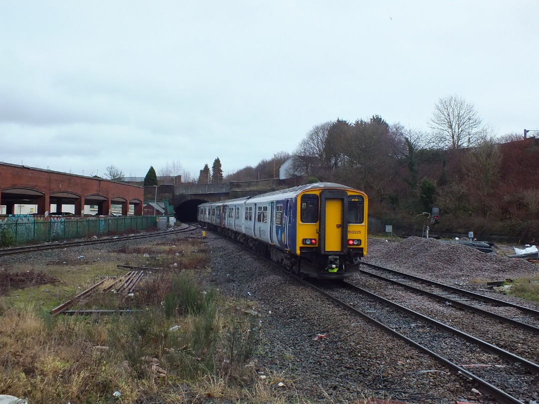Cumbrian Trainspotter on Train Siding: Northern class 150/2 No. #150225 and class 150/1 No. #150114 arriving into Blackburn yesterday with 2N93 07:52 from
Kirkby...