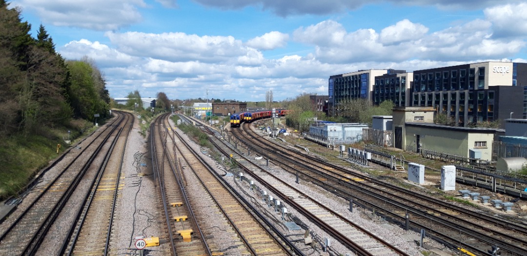 matthew_garner on Train Siding: #photo #train #diesel #emu #junction #station #lineside #trainspotting this is my photos from today in Guildford.