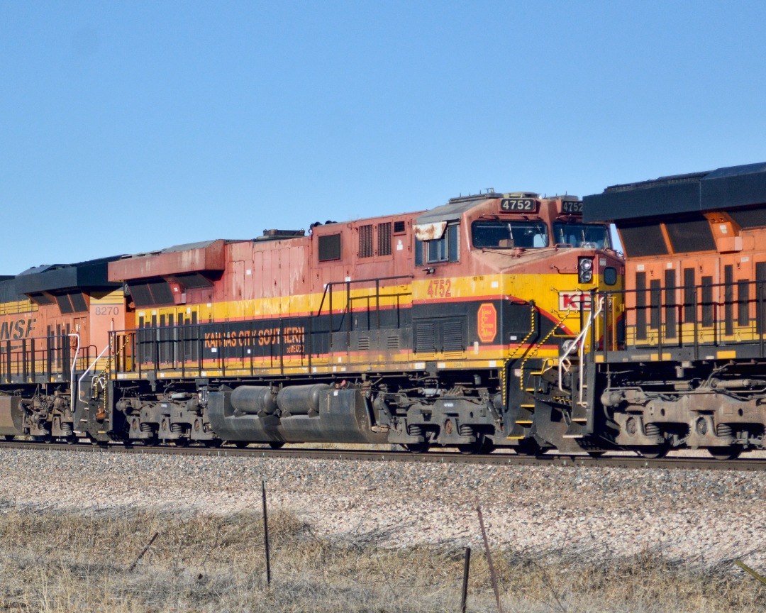 quirkphotoandmedia on Train Siding: Saw a Kasas City Southern locomotive and a Kansas City Southern Mexico locomotive roll through Northern Colorado in the
last...