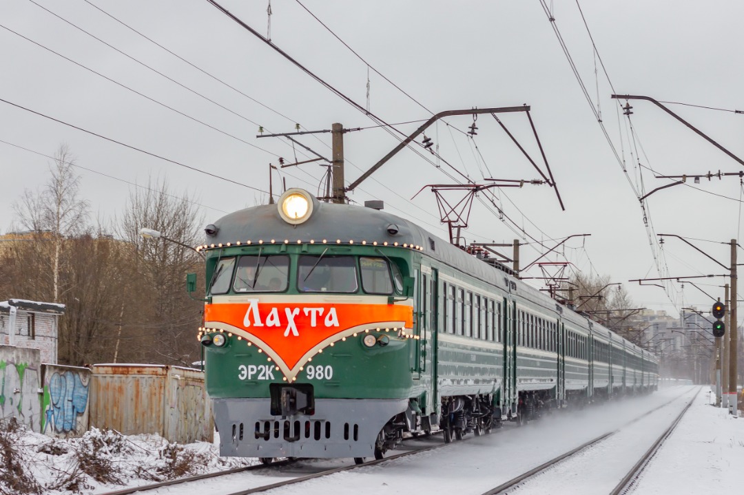 CHS200-011 on Train Siding: retro train ER2K-980 "Lakhta" follows the station Ruch'i by train "Ski Arrow" to St. Petersburg