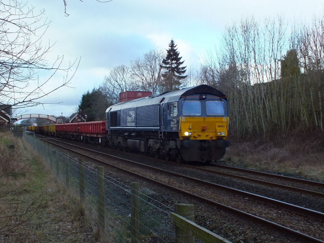 Cumbrian Trainspotter on Train Siding: Direct Rail Services class 66/4 No. #66431 passing Appleby working 6K05 1232 Carlisle NY to Crewe Bas Hall SSM this
afternoon.