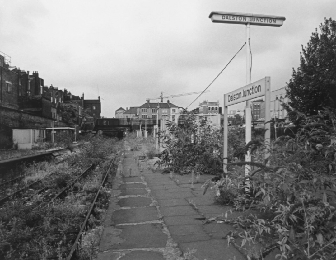 Paul Seath on Train Siding: Dalston Junction 1987 1 year after closure #NLL #BroadStreetLine #Station #London #1980s #history