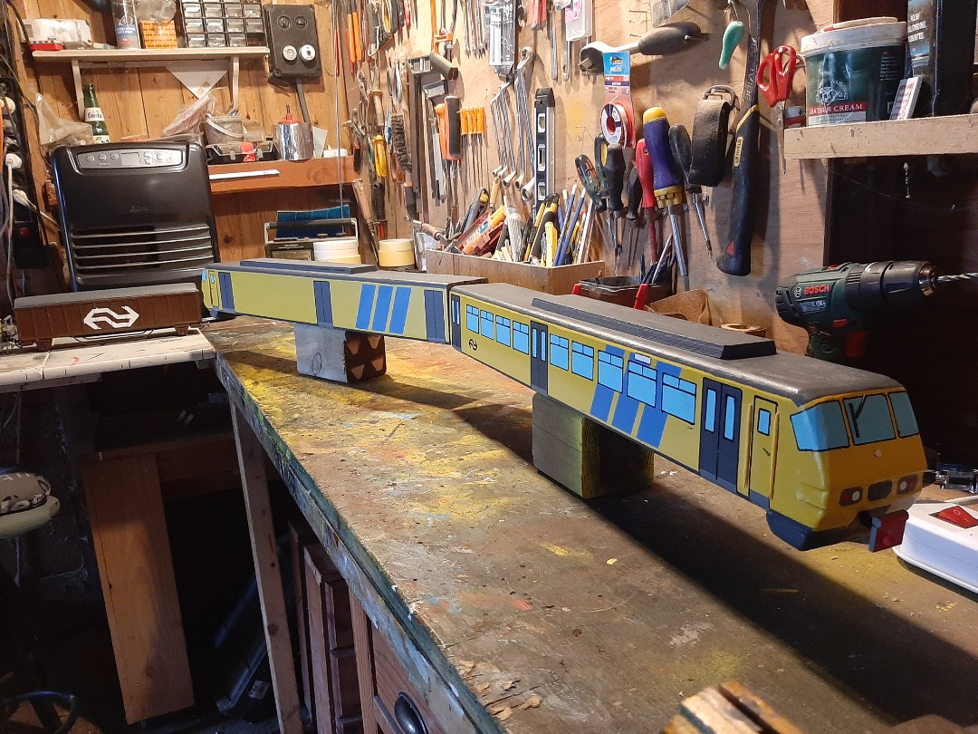 RRail on Train Siding: Slowly the work goes on. For today it's done because I have to go to work. In a couple of days the SGM will be finished I think....