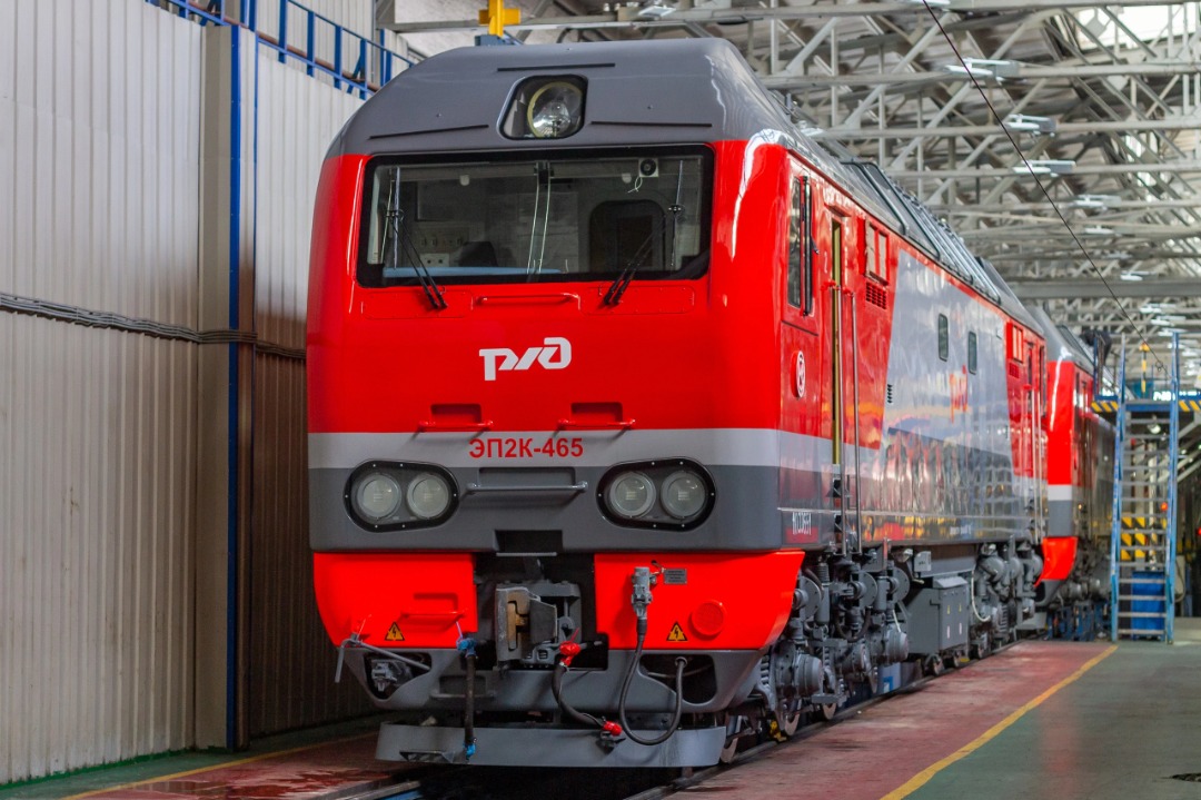 Vladislav on Train Siding: the newest electric locomotive of the EP2K series, floor number 465, recently arrived at the depot of the city on the Neva and is
undergoing...