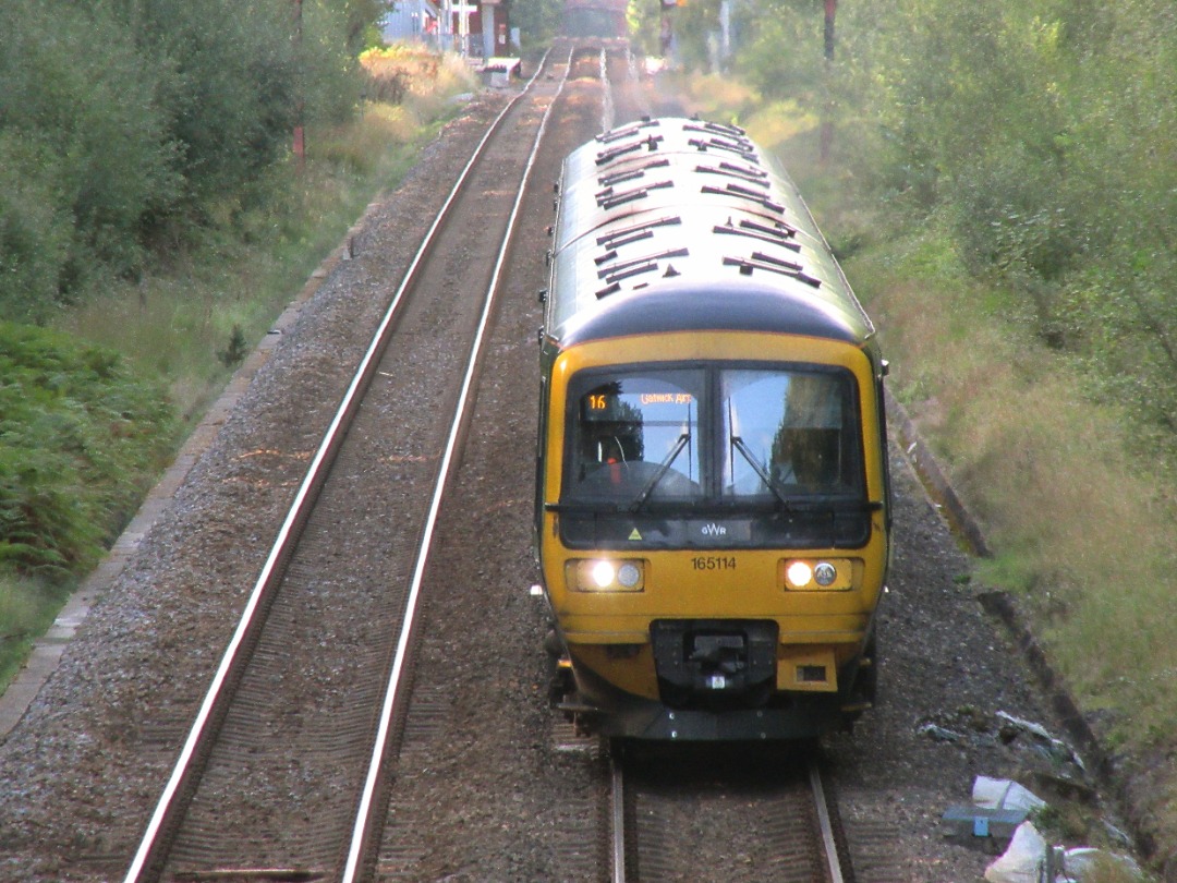 Stephen Hack on Train Siding: GWR's 165114 leaves Crowthorne in the background on its way to Gatwick Airport working 1O79 1650 departure from Reading.