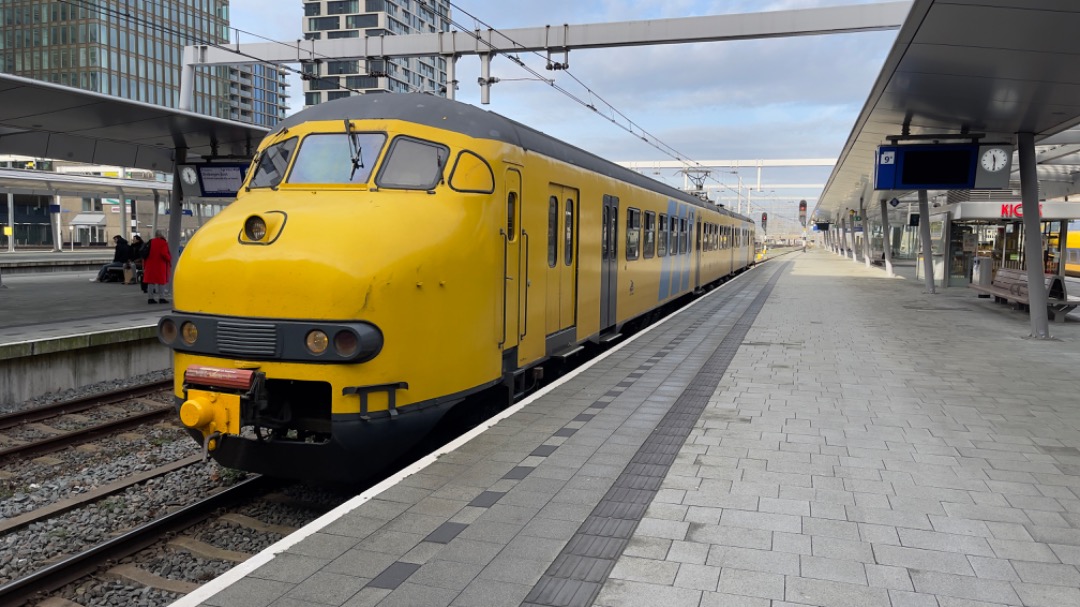 Rondje om! on Train Siding: Vandaag (zaterdag 26 november 2022) reed Mat’64 stel 904 van 2454 Crew de “Miniworld express” van Groningen naar
Rotterdam Centraal...