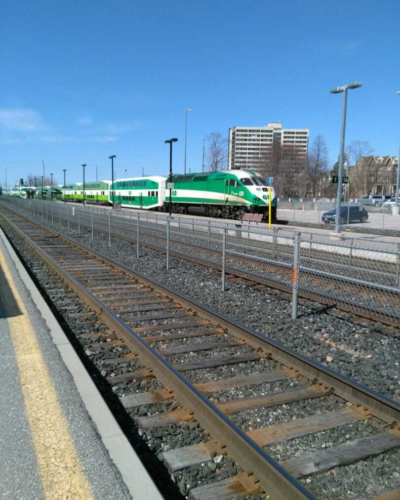 Ryan on Train Siding: A full #GOtransit train lead by an MP40-3C coming out of Willowbrook yard and passing through platform 1A at MimicoGO.