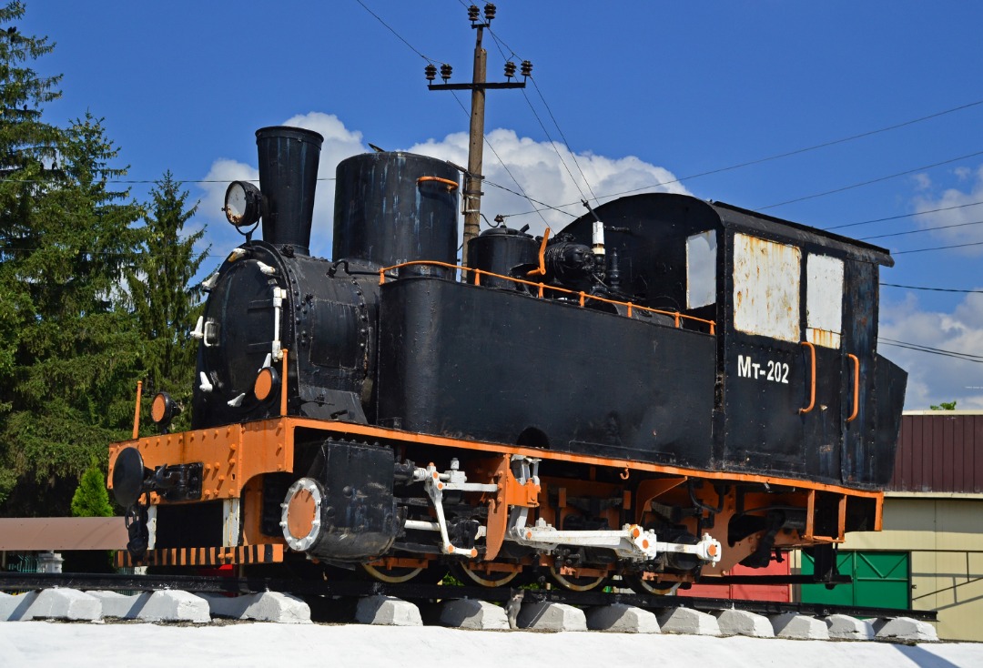 Yurko Slyusar on Train Siding: The narrow gauge steam locomotive monument #Mt_202 at the #Haivoron This tank steam engine was built in 1895 year by the
Saint-Leonard...