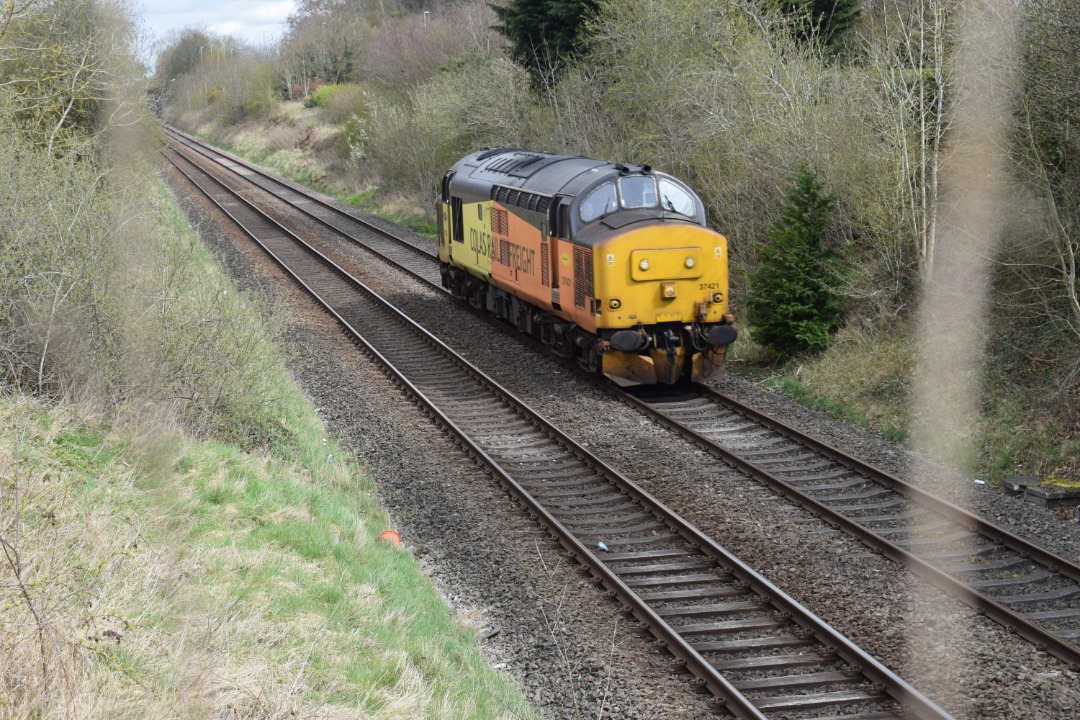 Hardley Distant on Train Siding: CURRENT: 37421 passes Rhosymedre near Ruabon today on the OC45 10:02 Shrewsbury Coleham S.S to Shrewsbury Coleham S.S (via
Wrexham and...