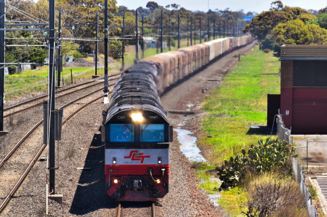 Shawn Stutsel on Train Siding: An impressive line-up with SCT's CSR018, CSR011, CSR023, CSR019, SCT015, CSR007, and SCT009 thunders through Hoppers
Crossing, Melbourne...