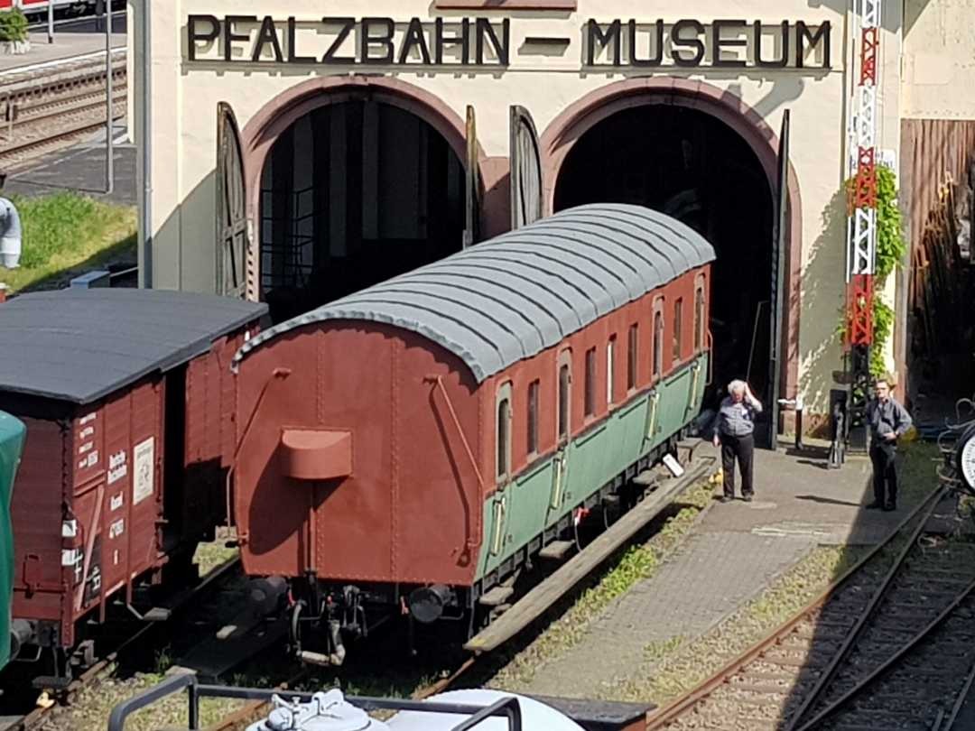 ping941 on Train Siding: Deutsche Gesellschaft für Eisenbahngeschichte (German society for railway history) in Neustadt / Weinstraße. A beautiful
small museum!