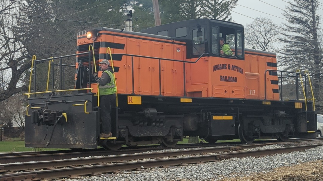CaptnRetro on Train Siding: Arcade & Attica #113, A&A's GE-80 tonner. This unit was purchased in 2015, and repainted from industrial yellow back in
2017. This has been...