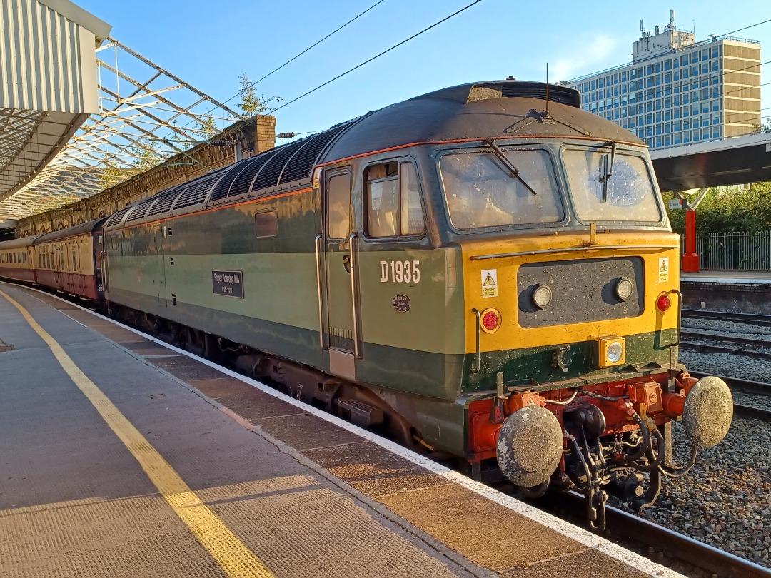 Trainnut on Train Siding: #photo #train #diesel #hst #station #trainspotting A couple of HST photos at Birmingham, Bristol and Newton Abbot. Lsl 47 and West
Coast...
