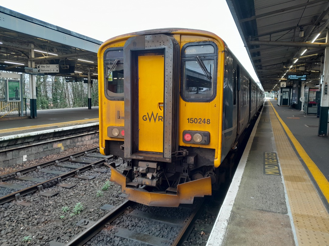 Jacobs Train Videos on Train Siding: #150248 is seen idle at Plymouth station on the unusual platform 6 awaiting to work the Gunnislake service