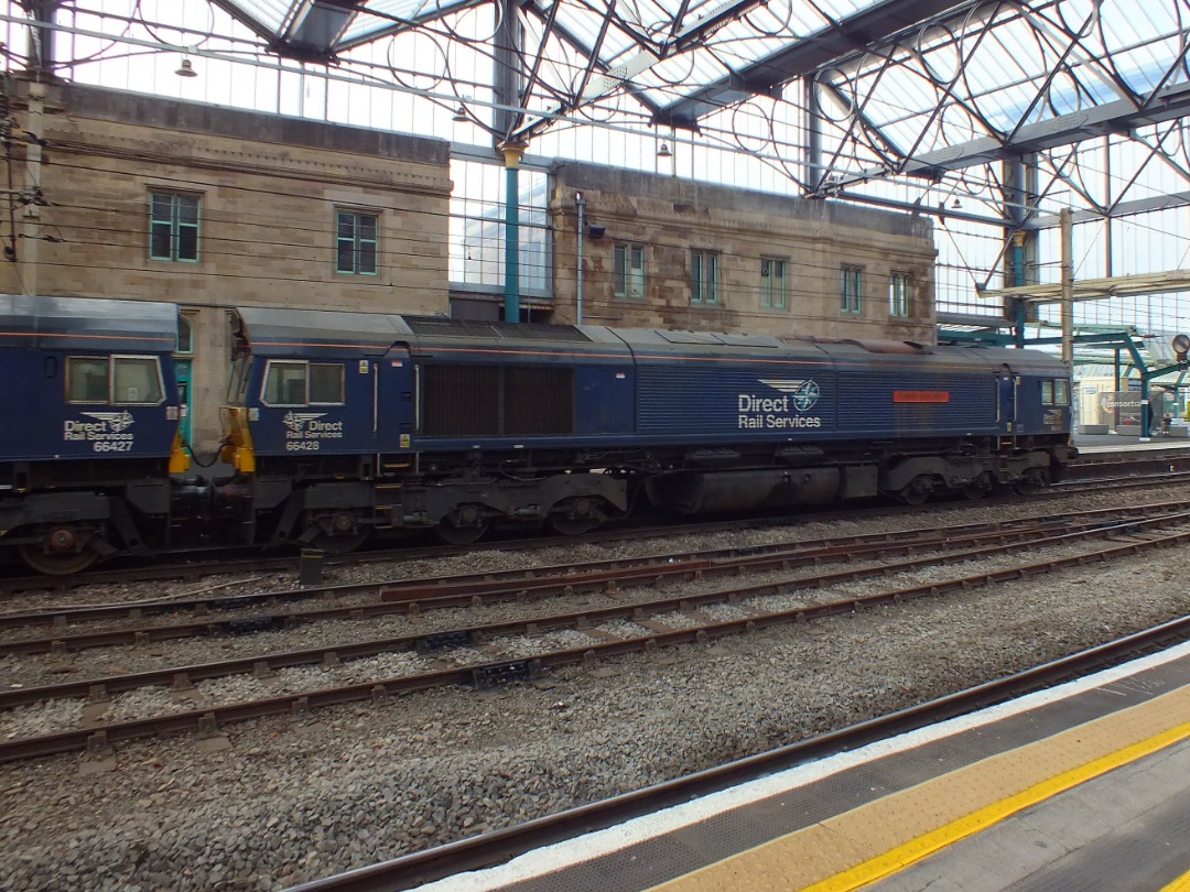 Cumbrian Trainspotter on Train Siding: DRS Class 66/4s No. #66428 "Carlisle Eden Mind" and #66427 slowly passing Carlisle yesterday working 4S43 0640
Daventry...