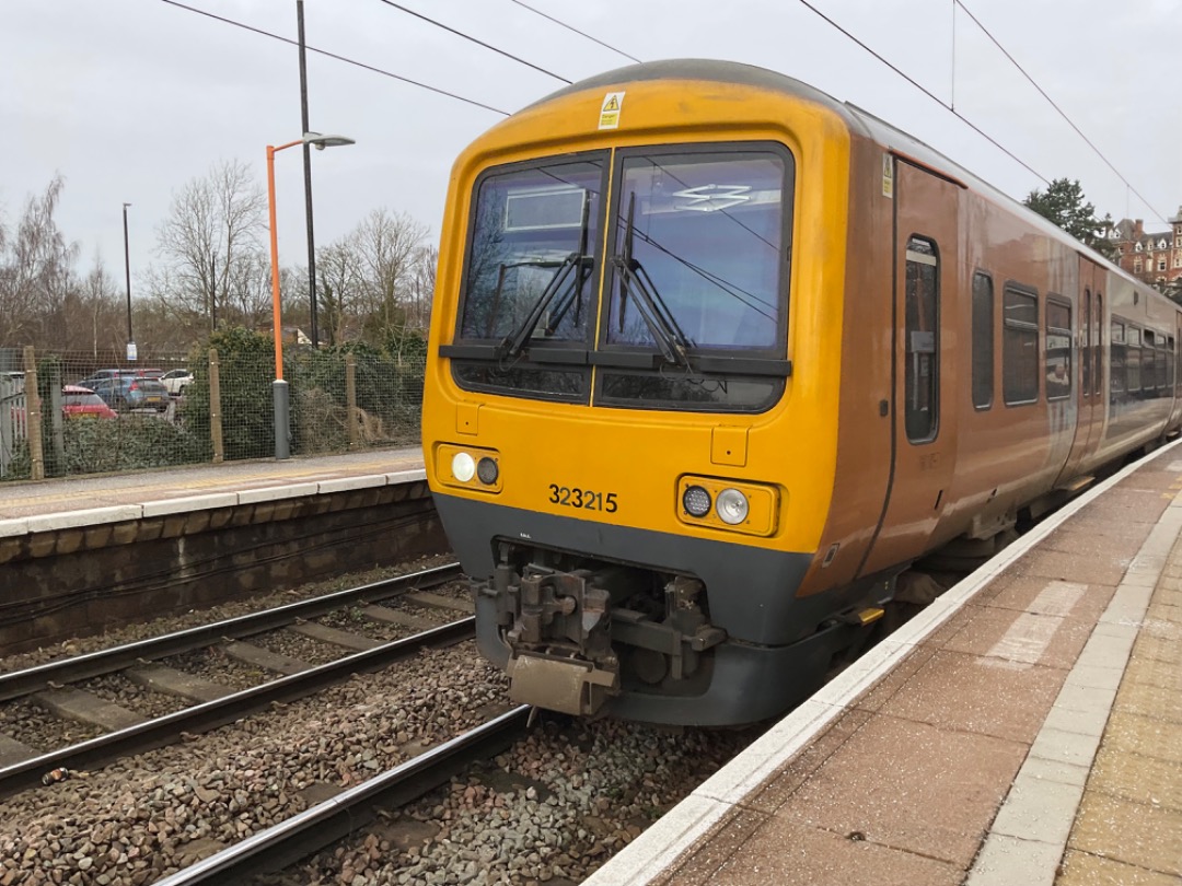 George on Train Siding: Today marks 30 years since 323's entered passenger service, so I went out to ride a few on the Crosscity North. Starting off at
Sutton...