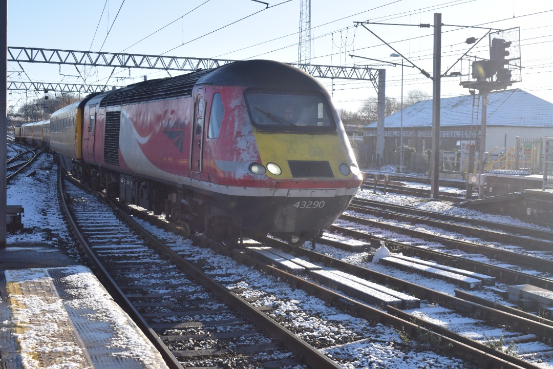 Hardley Distant on Train Siding: CURRENT: 43290 (Front - First Photo) and 43274 (Rear - 2nd Photo) arrive at Carlisle Station yesterday with the 1Q13 09:45
Thornaby to...