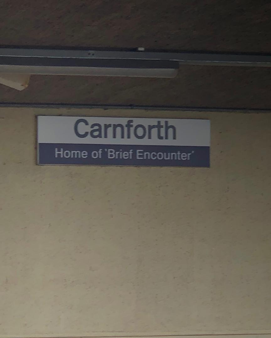 k unsworth on Train Siding: Trevor Howard & Celia Johnson on Carnforth Station this afternoon.....😉Shame the big clock's gone missing
though....😱