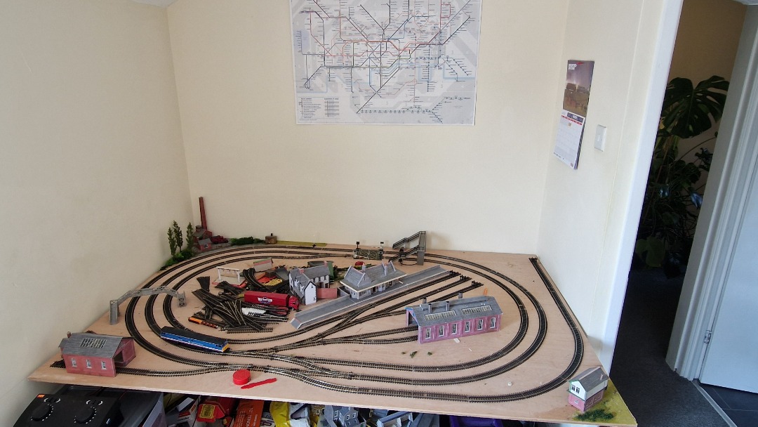 Meridian Model Railway on Train Siding: After a long break and stopping Pusszilla from constantly jumping on the layout, I have managed to move the board into
the...