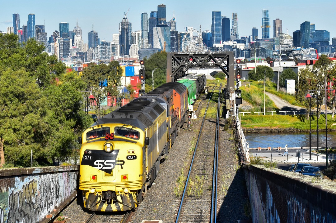 Shawn Stutsel on Train Siding: SSR's CLF1, SRHC's C501 and Railpower's CLF2 power towards the Bunbury Street Tunnel, Footscray Melbourne with
2MC5, Empty Grain...
