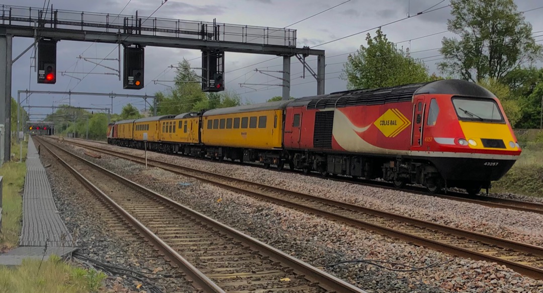Adam Dunlop on Train Siding: Former LNER HSTs on the Ayrshire PLPR passing cardonald. 43257 is at the front and can't remember what was at the back.