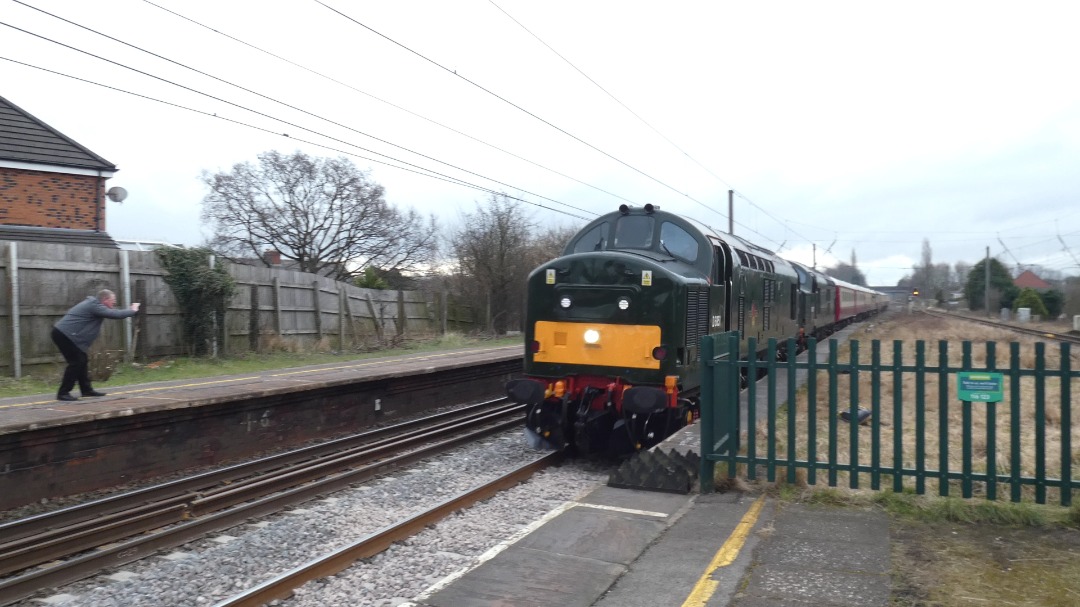 Rail 2 Rail on Train Siding: 2 class 37s at Leyland 4/3/21, you can now find us on Facebook. Don't forget to like, subscribe,share and follow, lets build
the Rail 2...