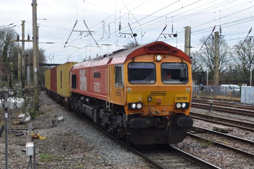Hardley Distant on Train Siding: CURRENT: 66783 'The Flying Dustman' approaches Preston Station today with the 4S57 10:58 Hams Hall to Mossend
Euroterminal Containers...