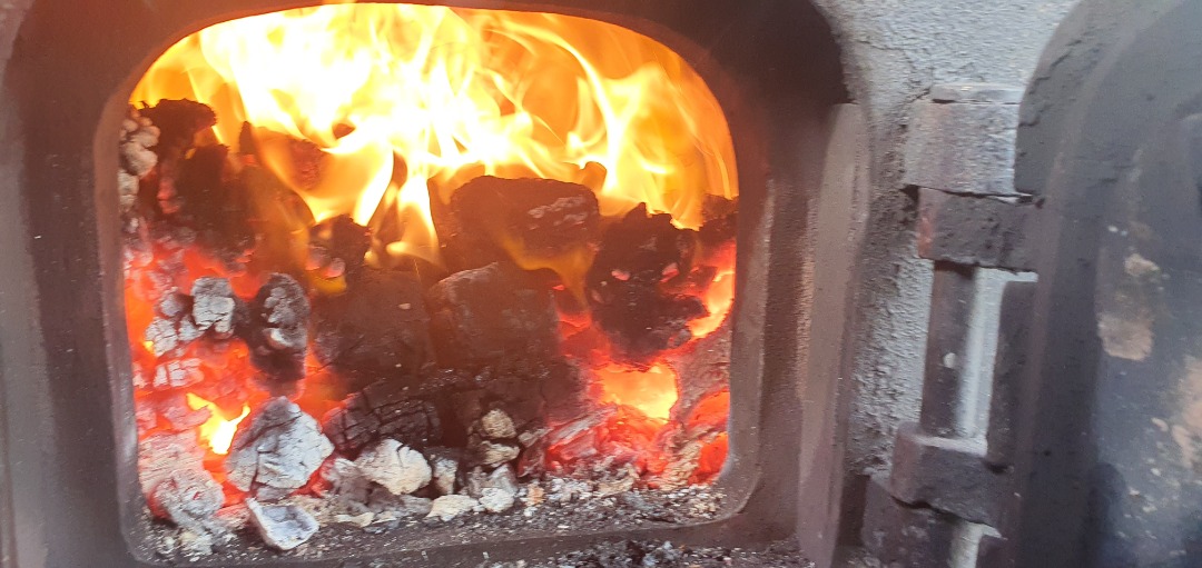 Timothy Shervington on Train Siding: Polar Bears fire at the start of the day yesterday. I did plan on cooking some bacon on the fire yesterday for a bacon bap
but...