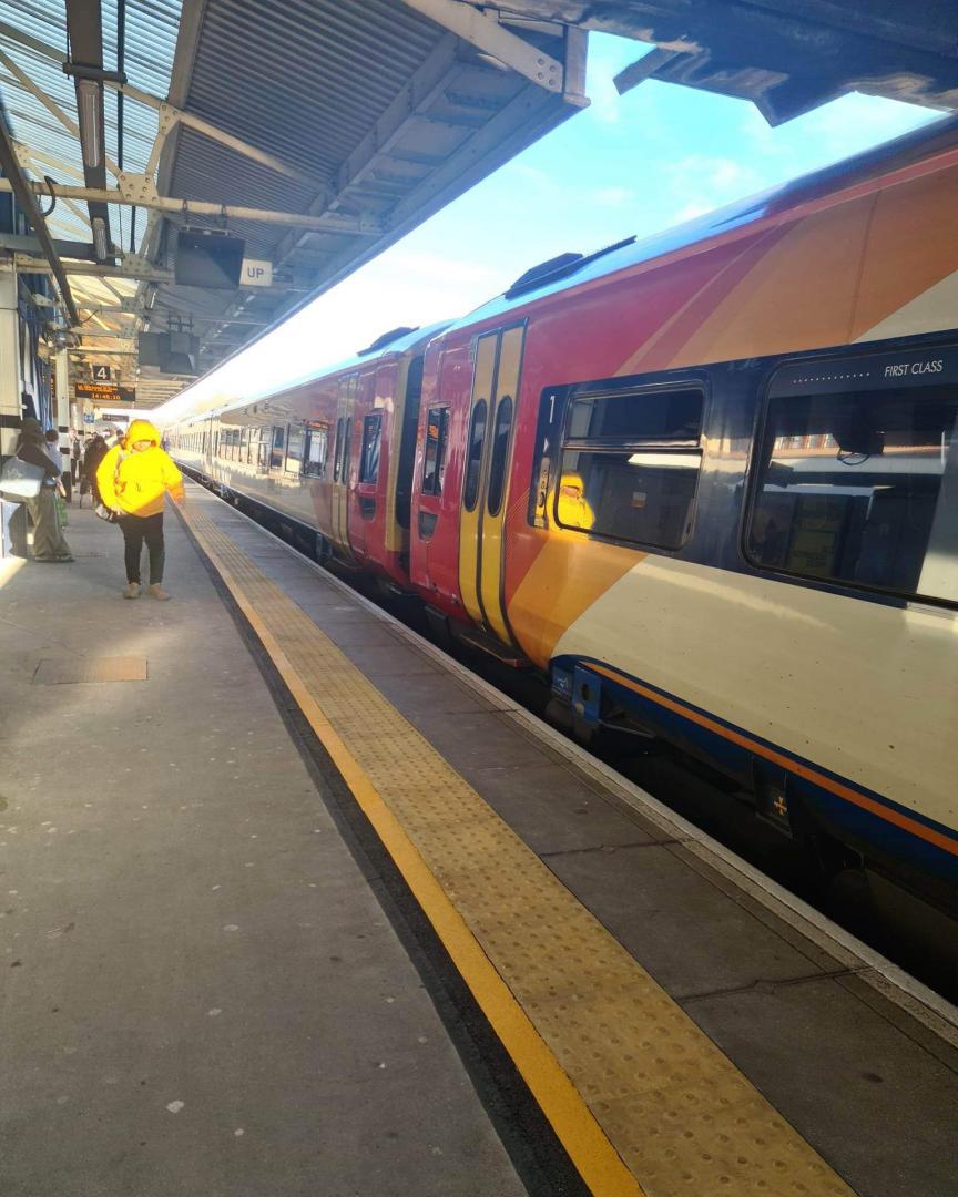 Brian carr on Train Siding: A few taken in Monday while en route from Gatwick Airport to Southampton via Clapham junction and Woking due to a signaling and
points...