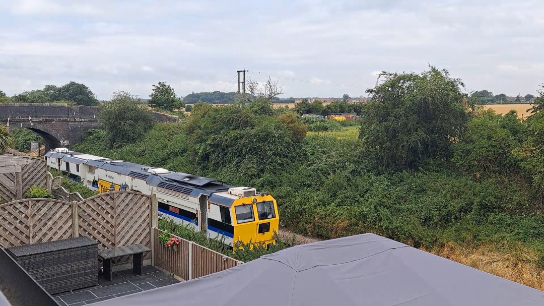 Isaac on Train Siding: Scunthorpe Frodingham (GR) to Welwyn Garden City Freight Depot - 6Q69 - (Tamper - DR75503 - "Gill Cowling")