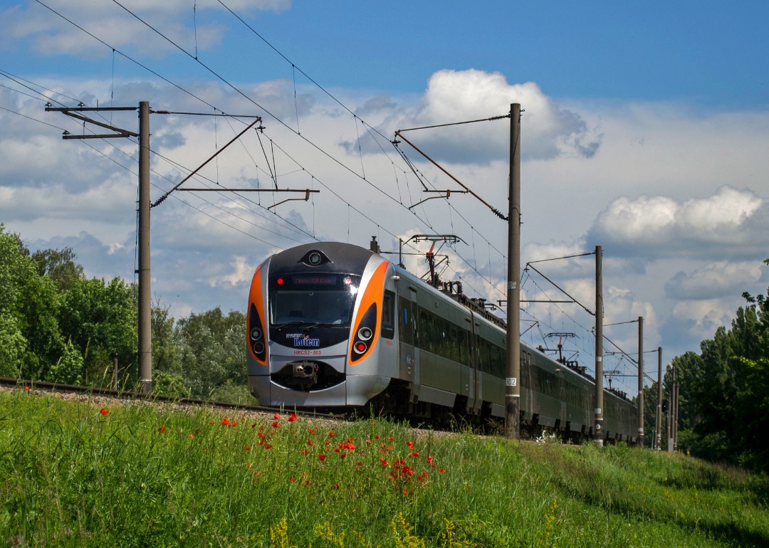 Yurko Slyusar on Train Siding: Electric train HRCS2_003 at the route №724 "Intercity+" Kyiv - Kharkiv at the Boryspil' - Baryshivka stretch,
Kyiv region. 16.06.2016